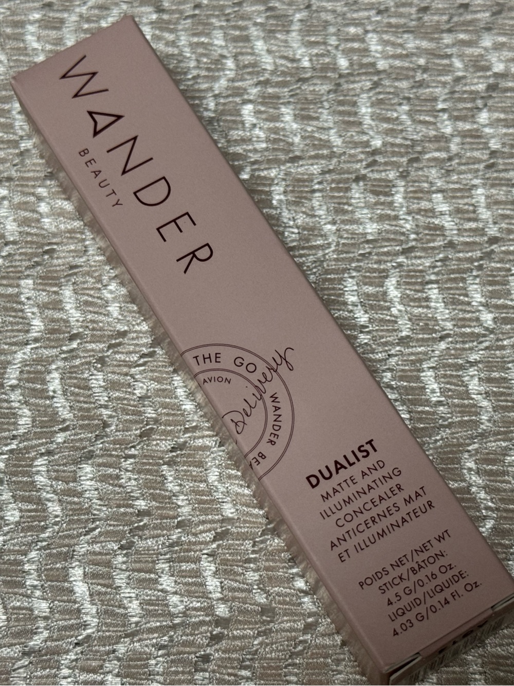 New in box Wander Beauty Dualist Matte and Illuminating Concealer - plus gift - - Picture 6 of 9